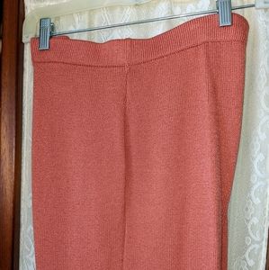 St. John knit pants size 12 inseam 31 Salmon/peach color